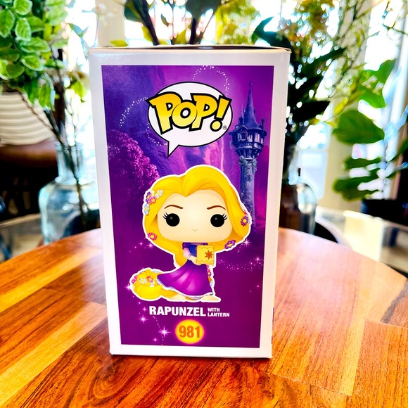 Rapunzel with Lantern Funko Pop! #981 - Picture 8 of 9
